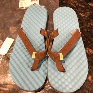 simple brand flip flops